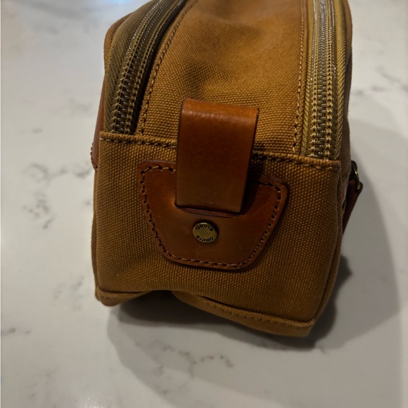 Orvis Tan and Brown Toiletry Bag - Picture 4 of 11